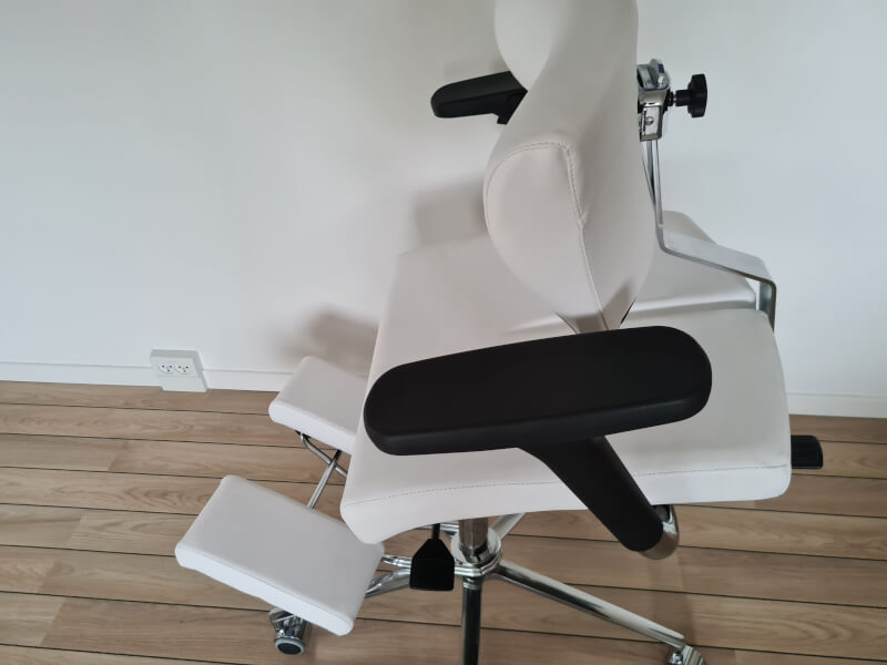 fuax leg leather executive support office white komfort chair komfortchair.jpg
